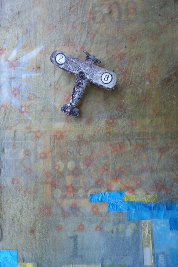 pollo-del-mar-prop-8-lego-transamerica-pryamid-kfc-chicken-pixelstud-background-detail