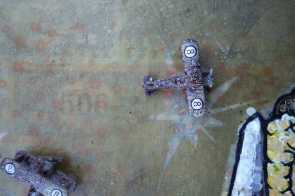 pollo-del-mar-prop-8-lego-transamerica-pryamid-kfc-chicken-pixelstud-detail