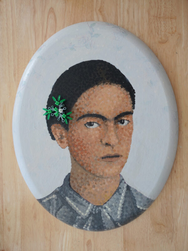 Frida-Kahlo-portrait-painting-oval-lego-art-pixelstud
