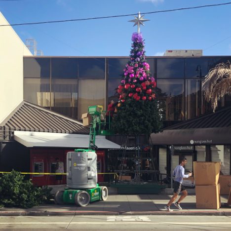 castro_sf_christmas_tree_underconstruction_pixelstud